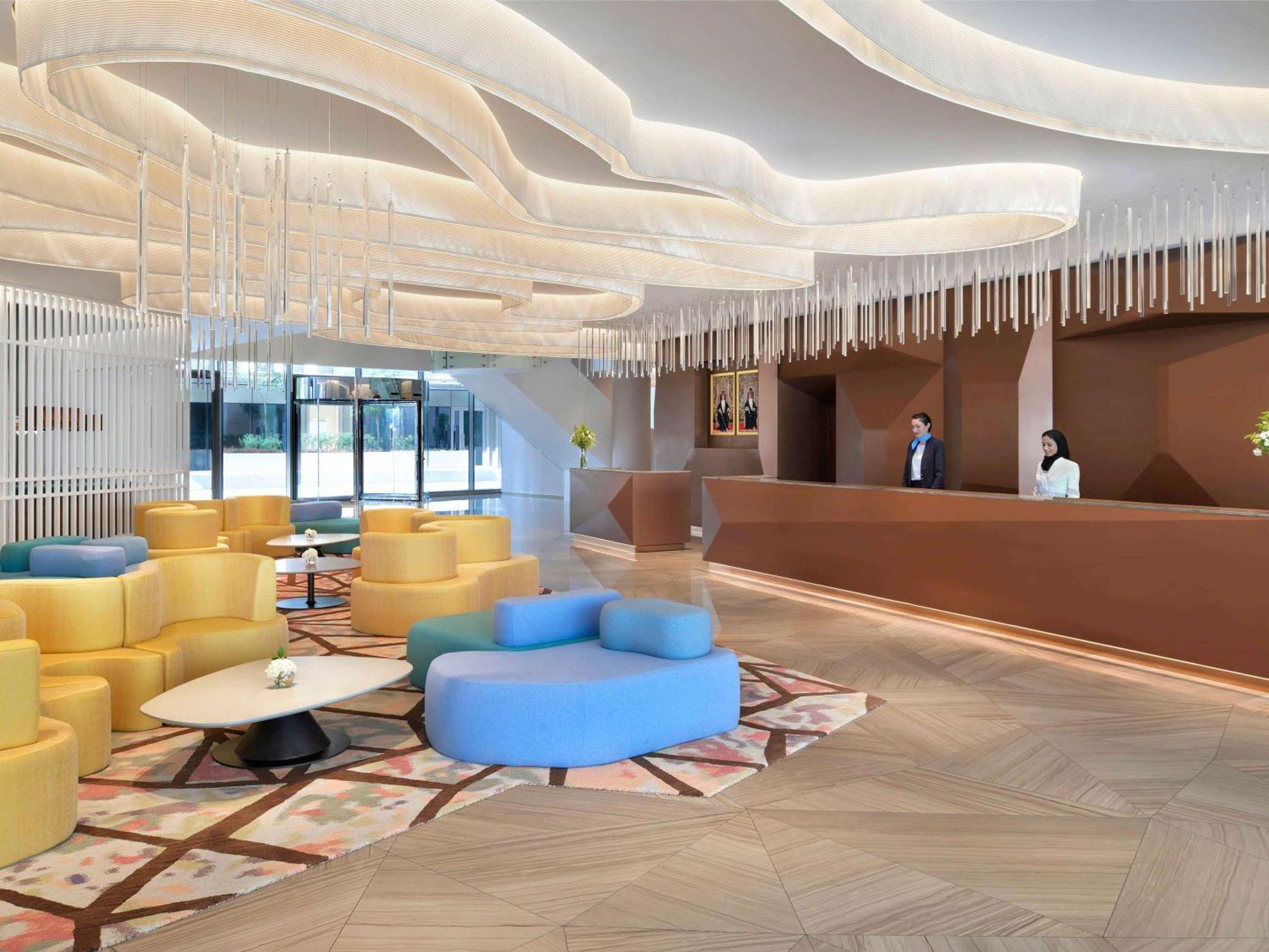 Moevenpick Hotel & Apartments Ghala Maskat Exteriér fotografie Lobby
